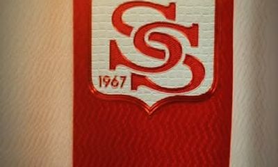 Sivasspor'un Yeni Formaları Stadyumda Sergileniyor