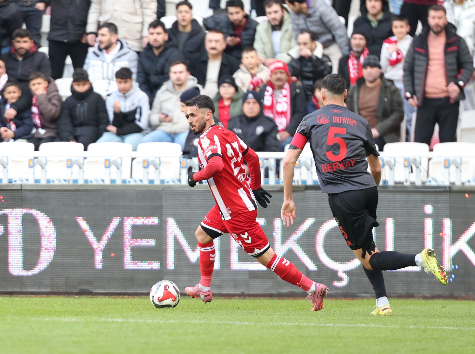 Sivasspor Evinde Gol Bulamadı: Pendikspor Maçı Sessiz Beraberlikle Tamamlandı