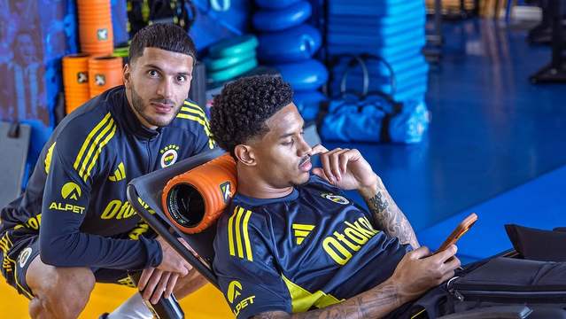 Fenerbahçe Taraftarı ve Arkadaşının Takıma Olan Sarsılmaz Desteği