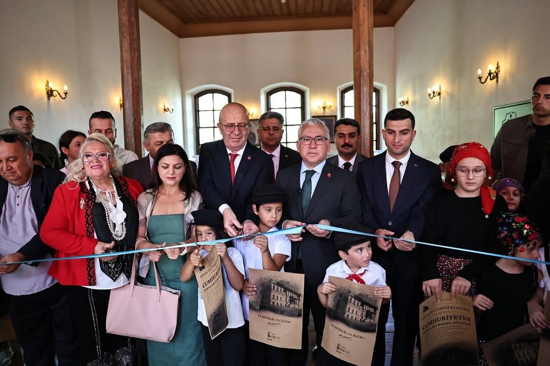 Sivas'ta 4 Eylül Kongresi'nin 106. Yıl Dönümü Sergileri Açıldı