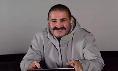Şafak Sezer Kimdir? Hayatı, Kariyeri ve Başarıları