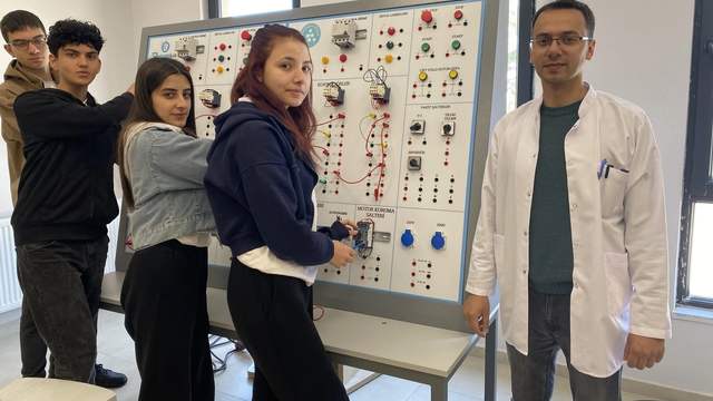 Sivas’ta Teknokent Koleji Mezunları İşverenlerin Gözdesi Oluyor!