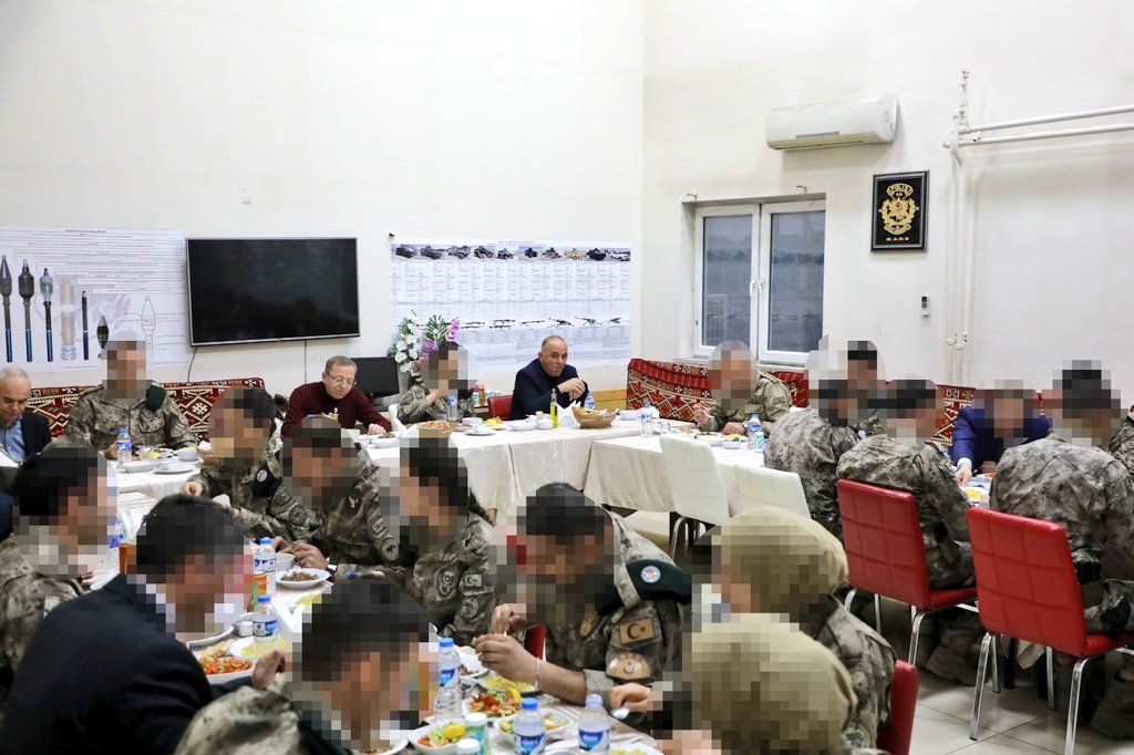 Vali Ziya Polat, özel harekat polisleriyle iftarda buluştu - Birlik Haber Ajansı