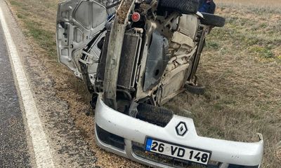 Beypazarı'nda ıslak yol kazaya sebebiyet verdi: 3 yaralı - Birlik Haber Ajansı