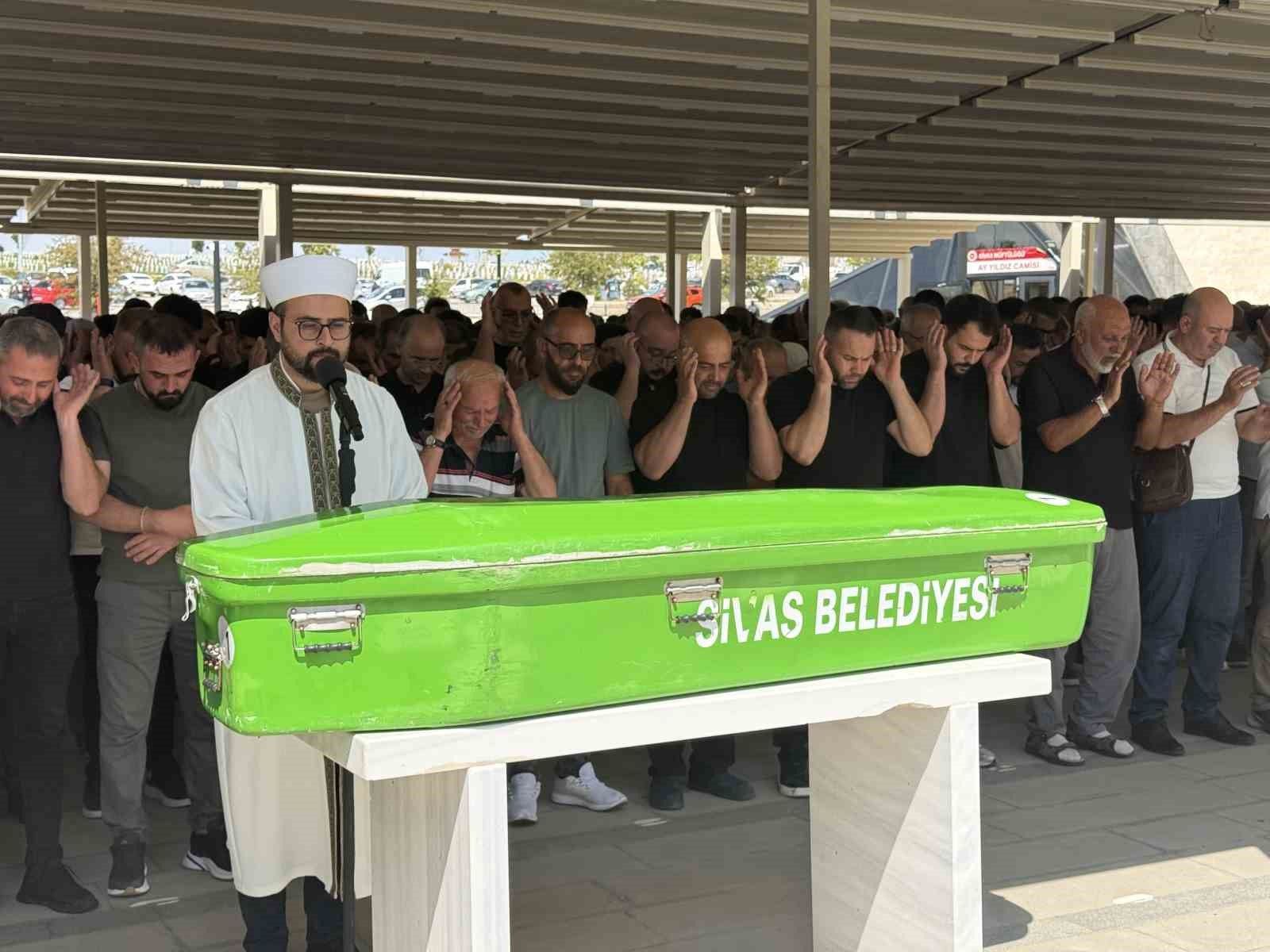 19 yaşındaki Baturalp Akyüz cenaze töreniyle toprağa verildi