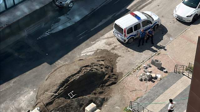 Sivas’ta Birinci Noter Önünde Kavga: O Anlar Kameraya Yansıdı