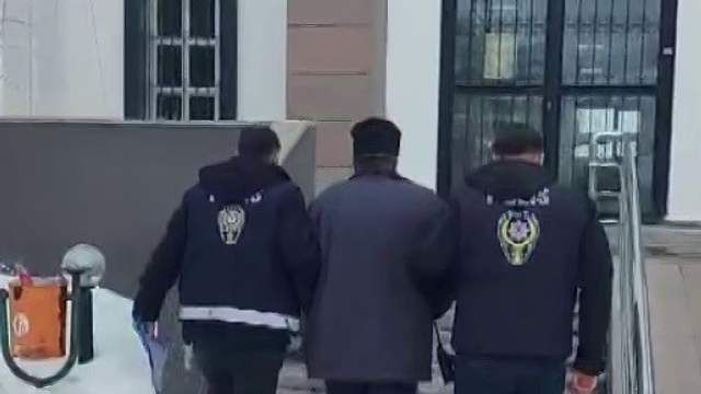 Gemerek’te Aranan Hükümlü Yakalandı: Silahlı Yağma Suçundan Kesinleşmiş Cezası Vardı