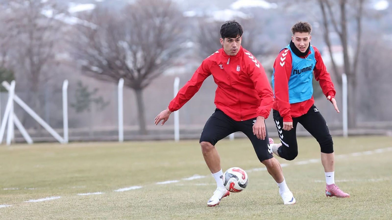 Özbelsan Sivasspor, Ankara Keçiörengücü Maçı İçin Sahaya İndi: Yiğidolar 29. Hafta Hazırlıklarına Başladı