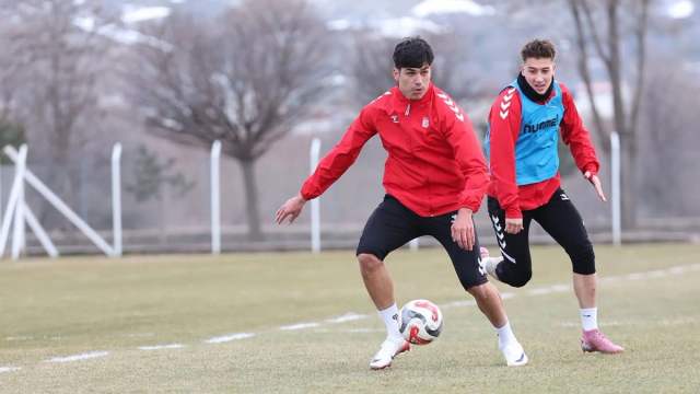 Özbelsan Sivasspor, Ankara Keçiörengücü Maçı İçin Sahaya İndi: Yiğidolar 29. Hafta Hazırlıklarına Başladı