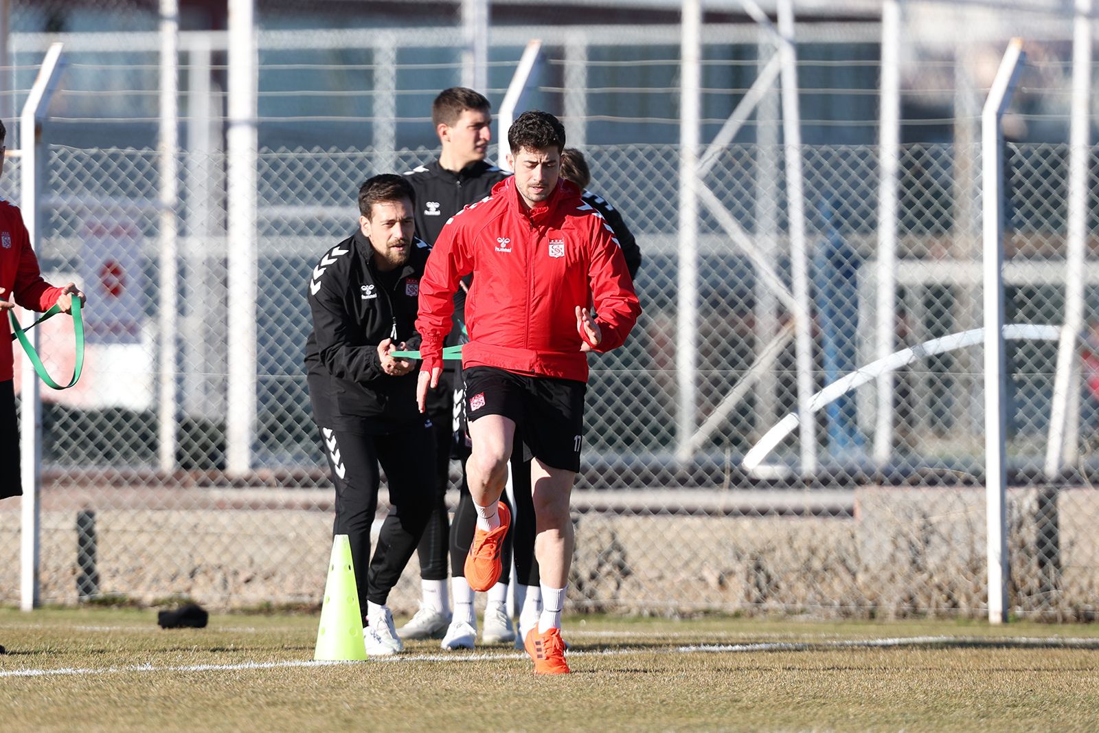 Özbelsan Sivasspor’da Sakaryaspor Mesaisi Başladı: 4 Eylül’de Kritik Randevu
