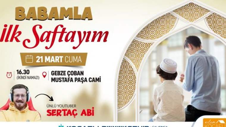Bir çocuk, bir yetişkinle cami kapısında oturuyor; etkinlik bilgileri ve Sertaç Abi'nin adı yazılı.