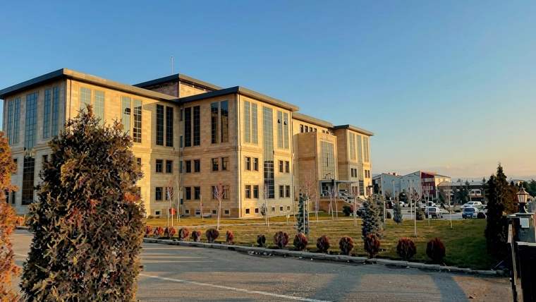 Sivas’ta Bugün e-YDS İçin Nüfus Müdürlükleri Açık