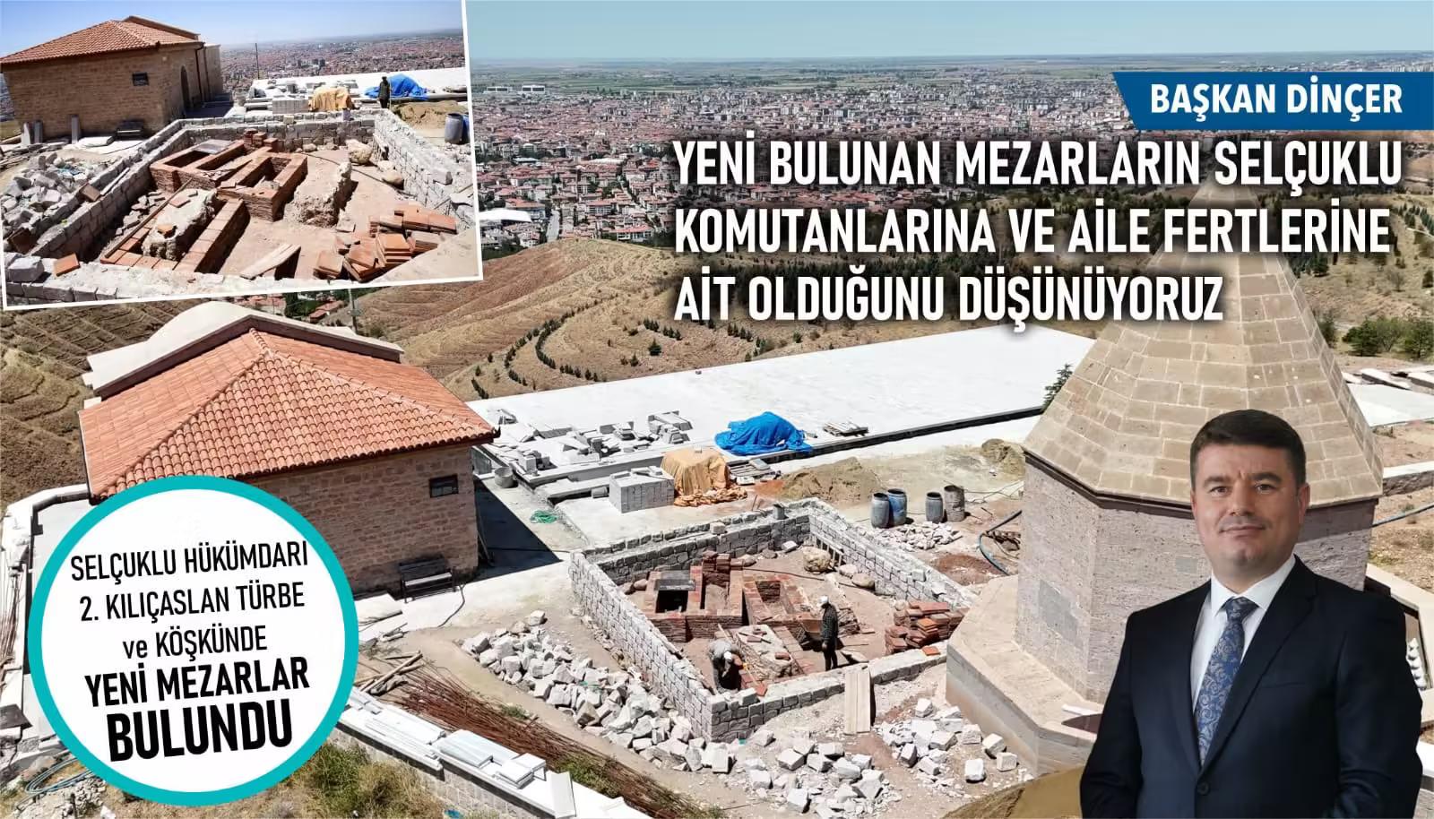Yüksek bir tepe üzerinde, mezar taşları ve kalıntılarla çevrili bir alan görünmektedir.