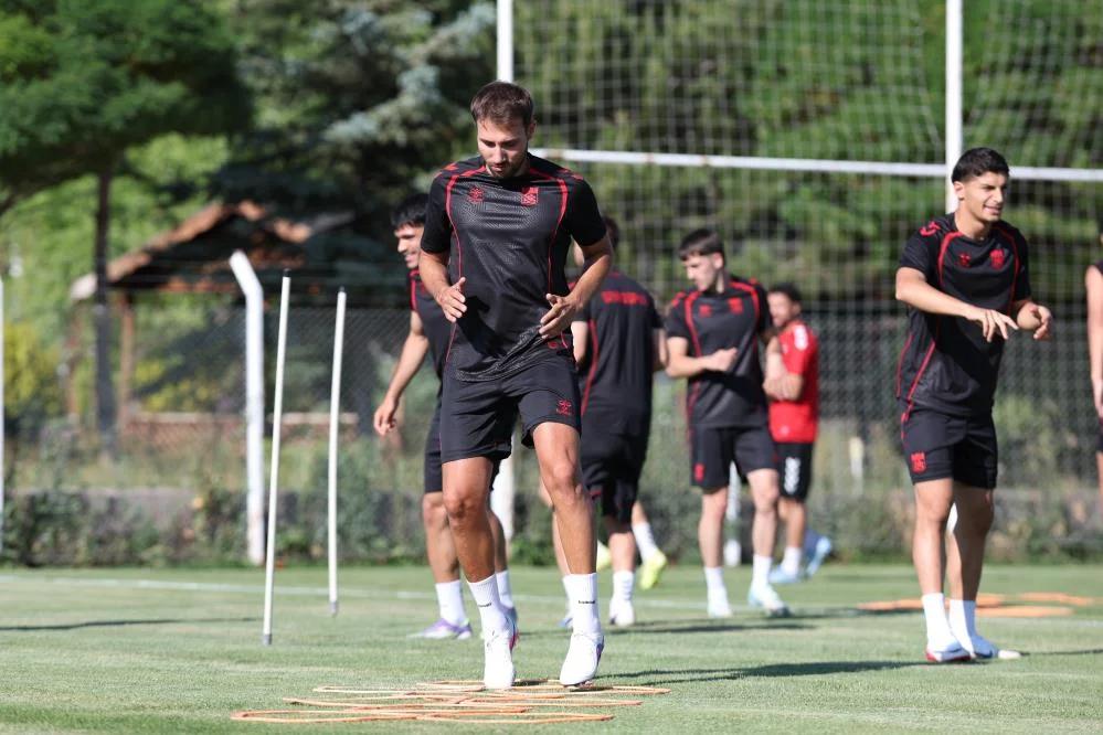 Sivasspor'da Hazırlıklar Çift Antrenmanla Devam Etti
