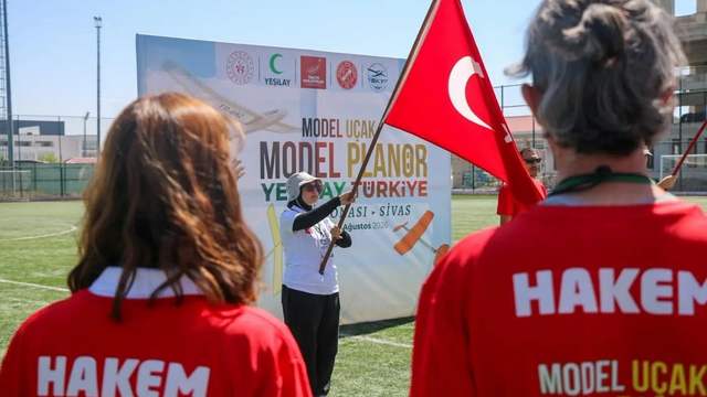 4 Eylül Spor Vadisi’nde model uçak ve planör yarışları başladı