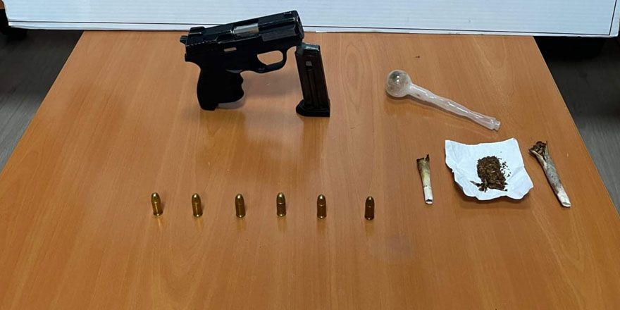 Kars'ta polis uygulamasına takılan araçtan uyuşturucu çıktı - Birlik Haber Ajansı