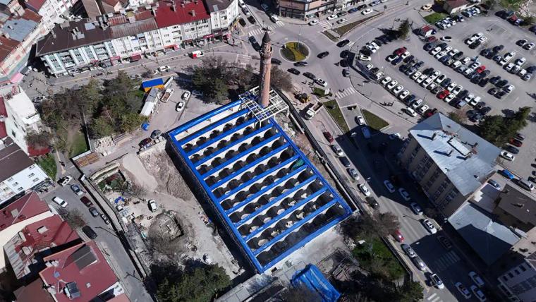 829 Yıllık Sivas Ulu Cami’de Kritik Restorasyon: Eğik Minare İçin Dev Çalışma Başladı
