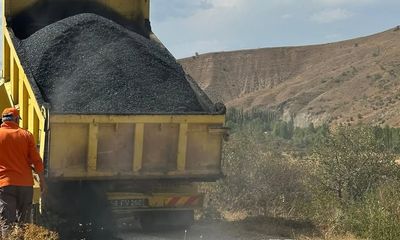 Sivas'ta Köy Yollarında Bakım ve Onarım Çalışmaları Sürdürüyor