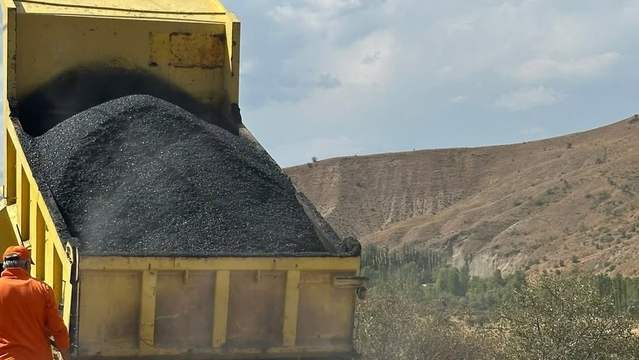 Sivas'ta Köy Yollarında Bakım ve Onarım Çalışmaları Sürdürüyor