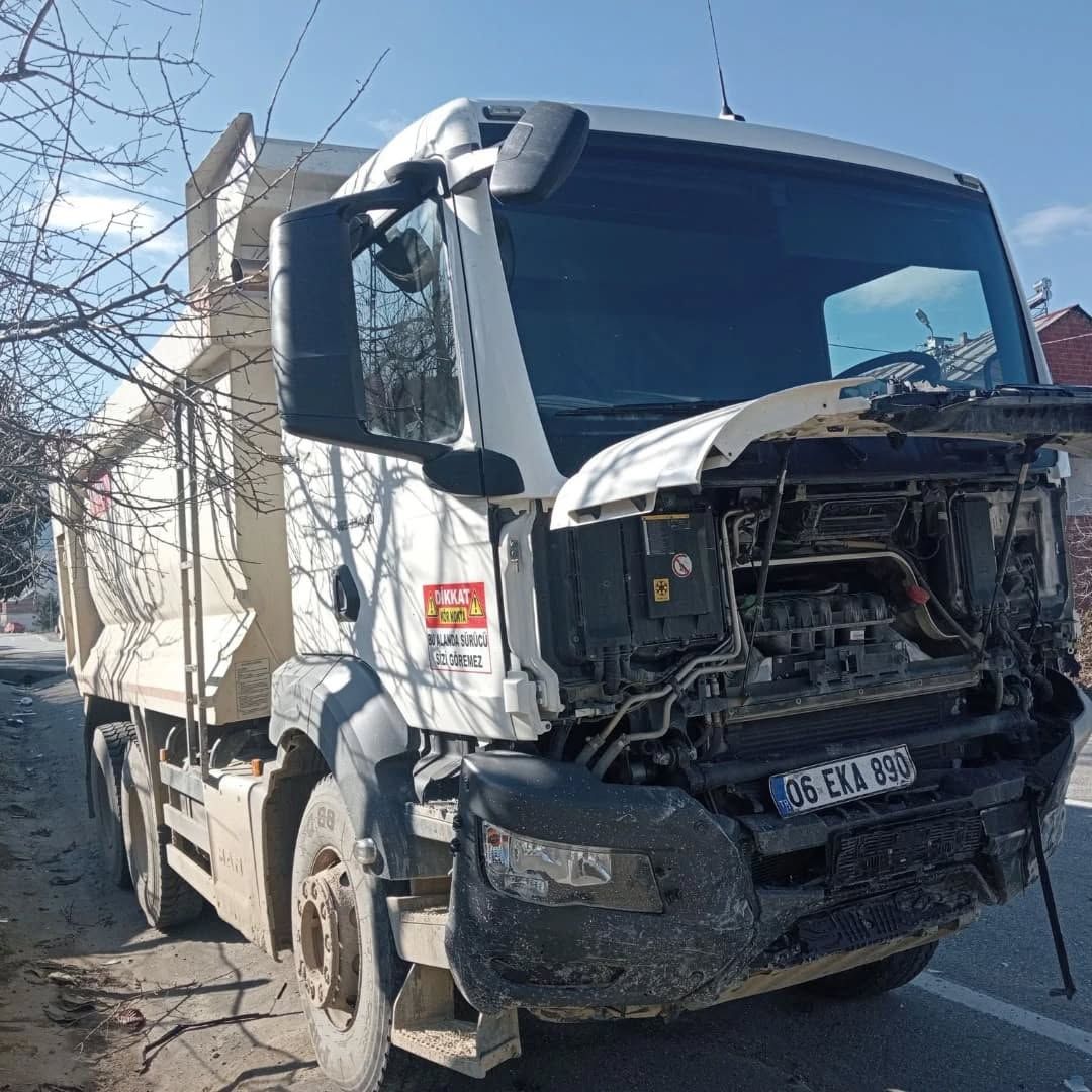 Giresun'da meydana gelen trafik kazasında 4 kişi öldü - Birlik Haber Ajansı