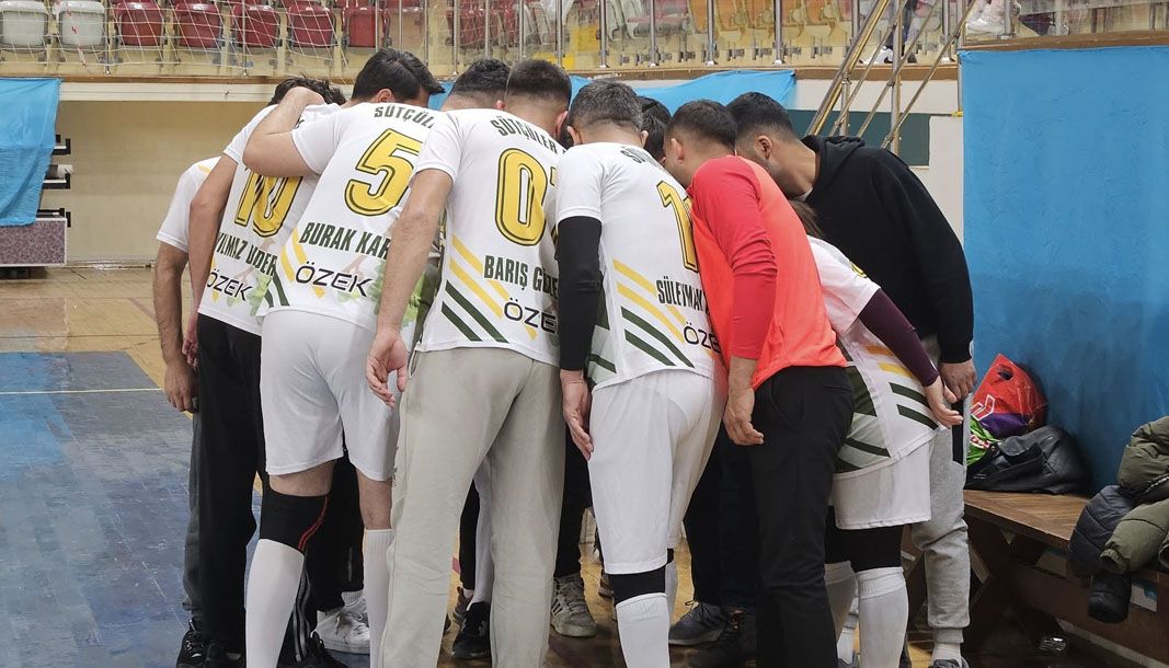 Isparta'da Voleybol Turnuvası yarı final maçları tamamlandı - Birlik Haber Ajansı