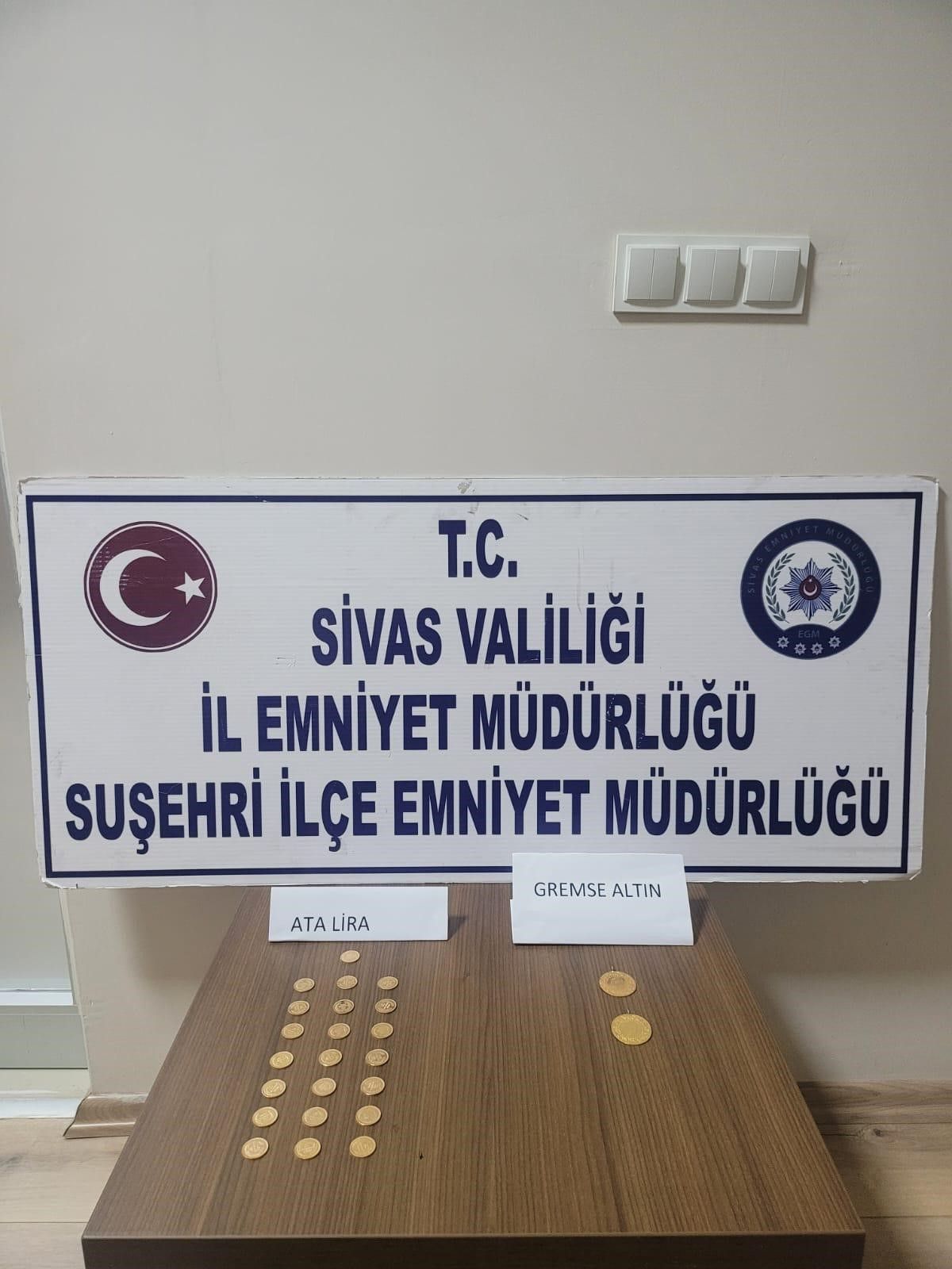 Suşehri'nde Sahte Altın Operasyonu! 1 Milyon TL Değerinde Taklit Lira Ele Geçirildi, 1 Tutuklama