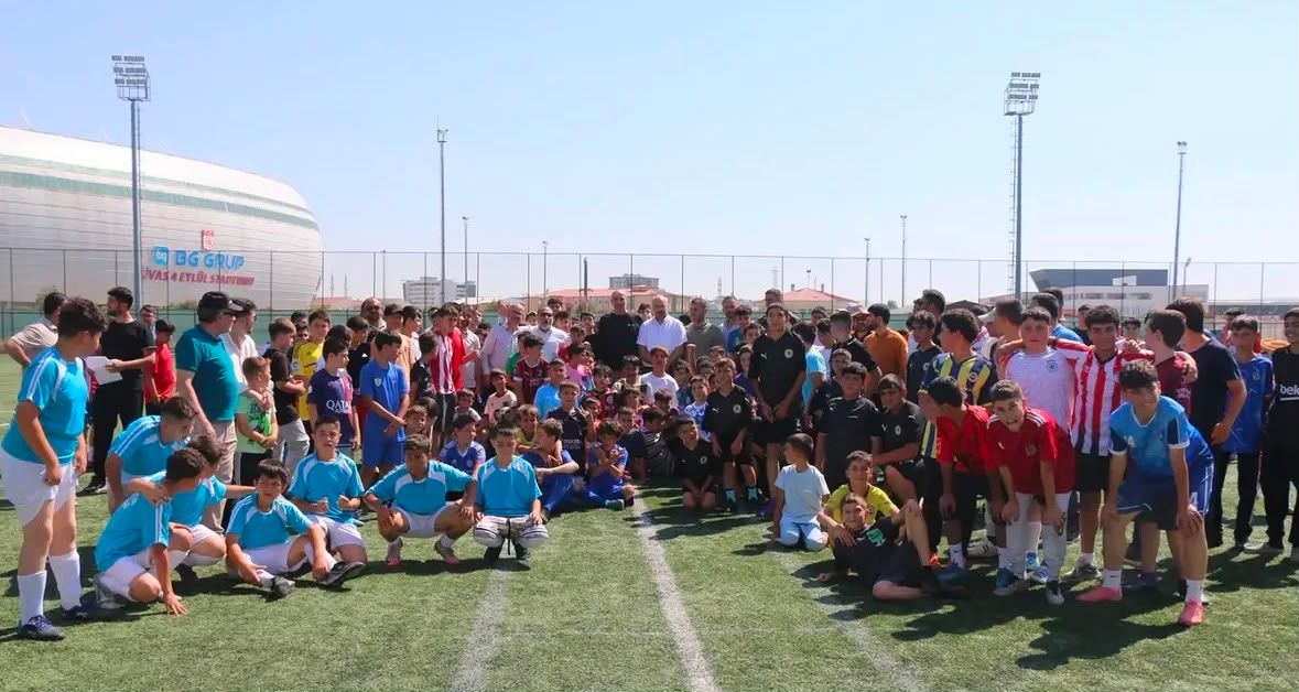 Sivas'ta Camiler Arası Futbol Heyecanı Başladı!