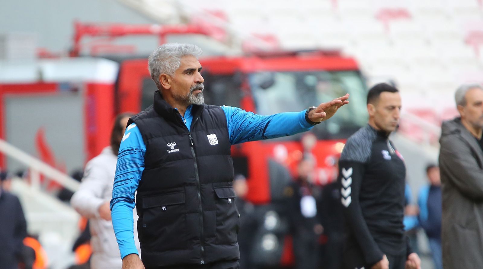 Sivasspor’dan 4 Gollü Mesaj! İsmet Taşdemir: “Seriyi Sürdürmek Zorundayız”