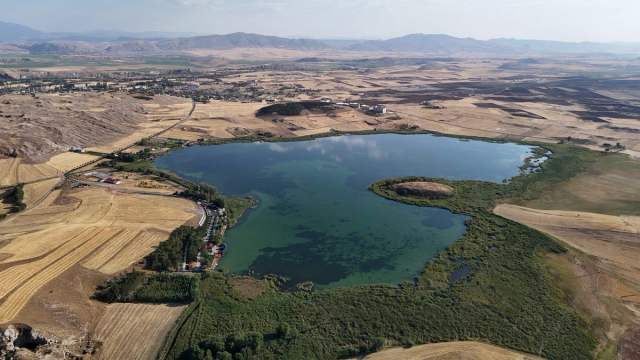 Sivas’ın Doğal Güzelliği Hafik Gölü Yenilenen Çehresiyle Ziyaretçilerini Ağırlıyor
