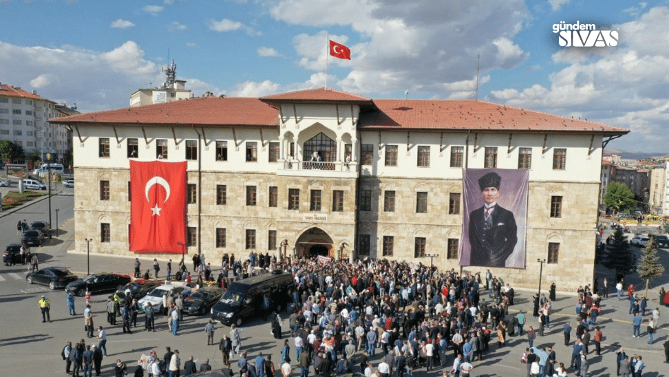 Sivas Valiliği Sosyal Medyada Parlıyor