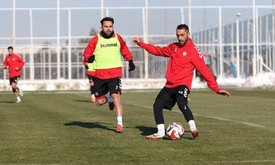 Sivasspor’da Erzurumspor Mesaisi Hızlandı: Kırmızı-Beyazlılar 3 Puan İçin Sahaya Kilitlendi