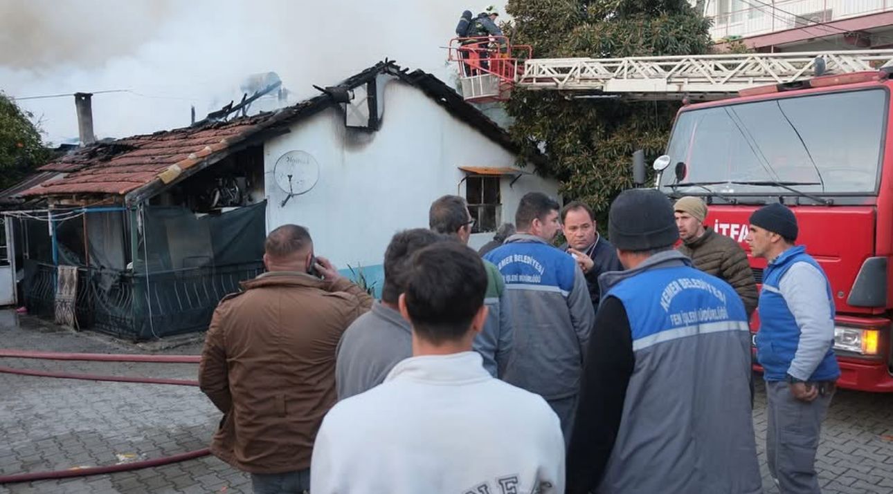 Kemer’de ev yangını - Birlik Haber Ajansı