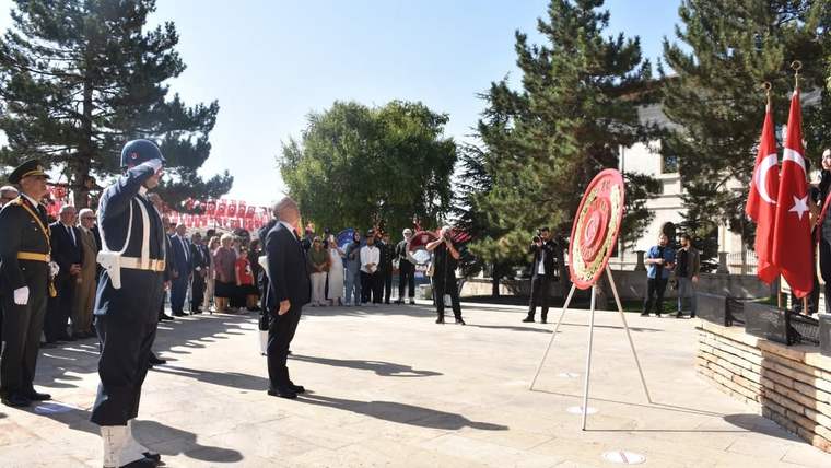 Sivas'ta Zafer Bayramı Törenine İl Emniyet Müdürü Katıldı