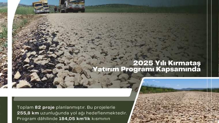 Kırsal alanda mıcır serilmiş yol üzerinde iki kamyon görülüyor; görselde yol yatırımı bilgileri yer alıyor.
