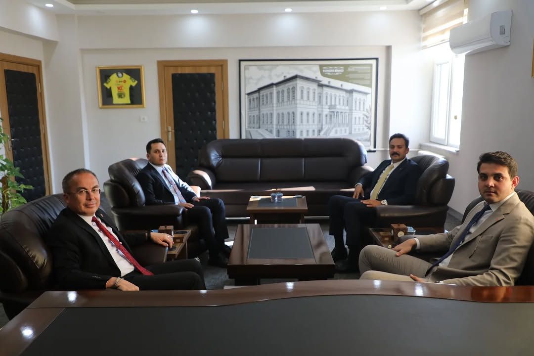 Sivas Gençlik ve Spor İl Müdürü Şahin Ertem'e Kaymakamlardan Nezaket Ziyareti
