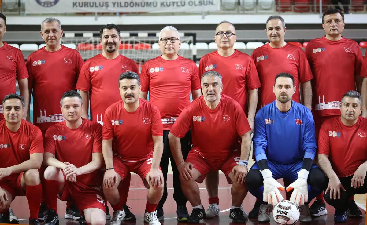 Şehitler İçin Anlamlı Futsal Maçı: Protokol, Polis ve Basın Aynı Sahada Buluştu