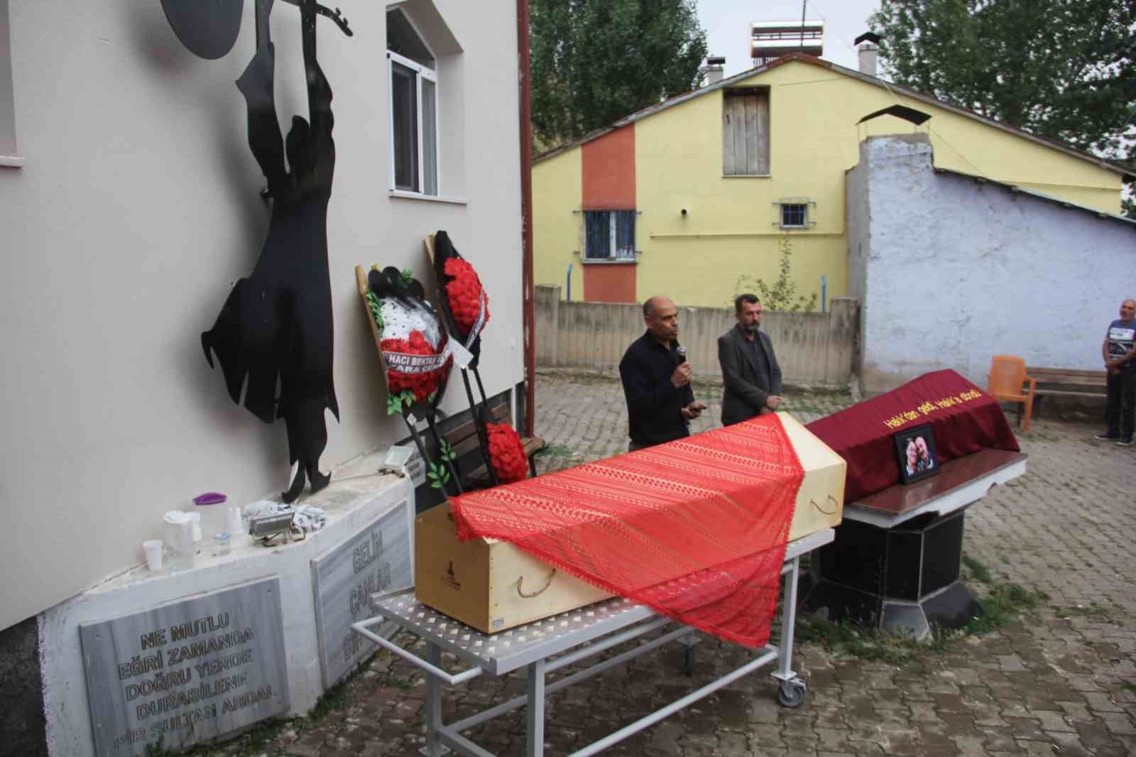 İzmir kazasında ölen Nuriye ve Rıfat Aygün Zara’da defnedildi