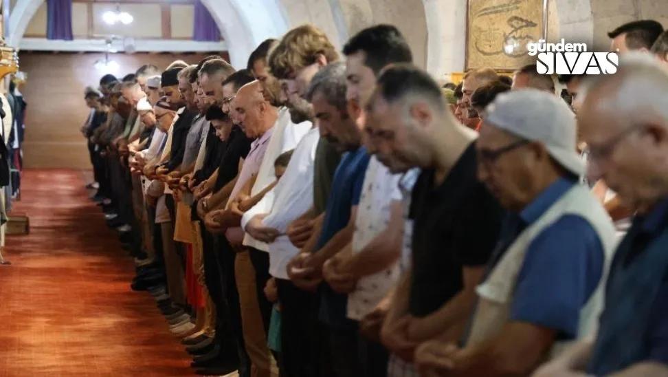 831 Yıllık Camide Kurban Bayramı Namazı Kılındı