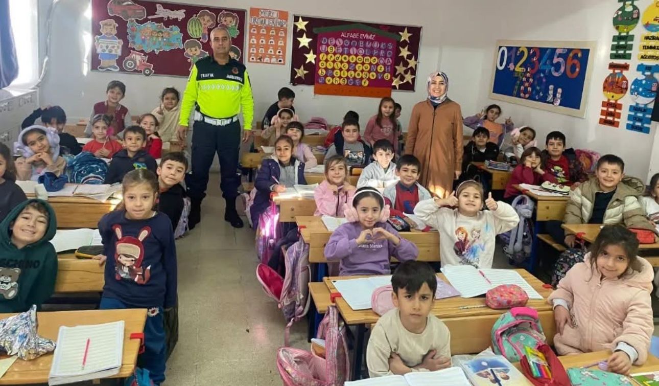 Emniyet ve Jandarmadan öğrencilere trafik eğitimi - Birlik Haber Ajansı
