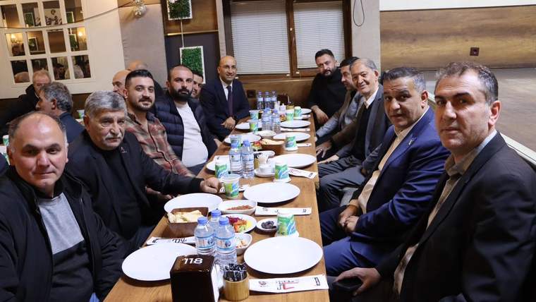 Kars’ta Mobilyacılar ve Marangozlar Esnaf Odası’ndan iftar yemeği - Birlik Haber Ajansı