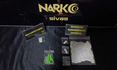 Sivas’ta Narkotik Operasyonu: Sentetik Uyuşturucu Ele Geçirildi, 3 Şüpheli Tutuklandı