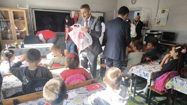 Köy okullarında eğitim gören öğrencilere destek