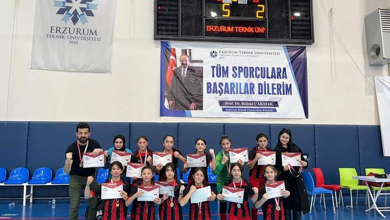 Yıldız Kızlar Futsal Grup Müsabakaları büyük heyecana sahne oldu - Birlik Haber Ajansı