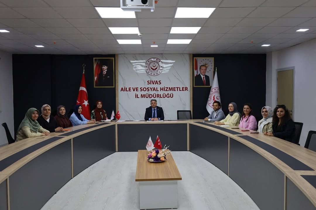 Sivas Aile ve Sosyal Hizmetler İl Müdürlüğü Kadın Hizmetleri Değerlendirme Toplantısı Yapıldı