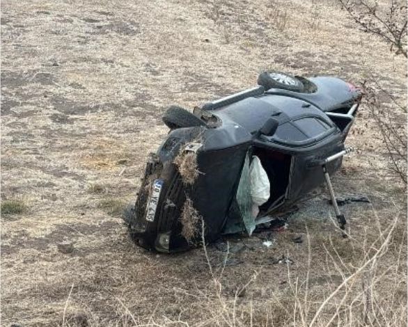 Balıkesir Kepsut'ta otomobil tarlaya uçtu: 1 yaralı
