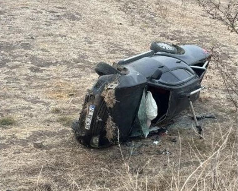 Balıkesir Kepsut'ta otomobil tarlaya uçtu: 1 yaralı
