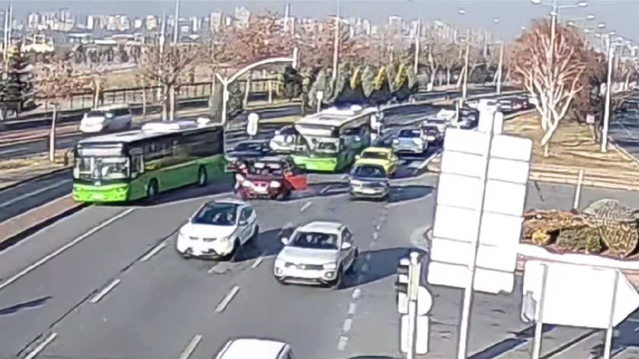 Kayseri’de nefes borusuna yemek kaçan kadın sürücüyü otobüs şoförü kurtardı - Birlik Haber Ajansı