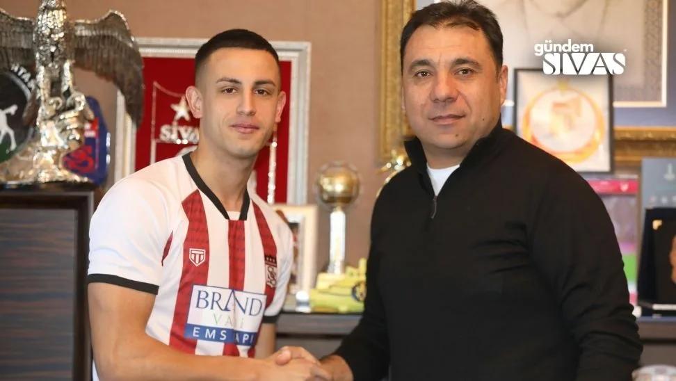 İmzalar Atıldı: Sivas'a Genç Orta Saha