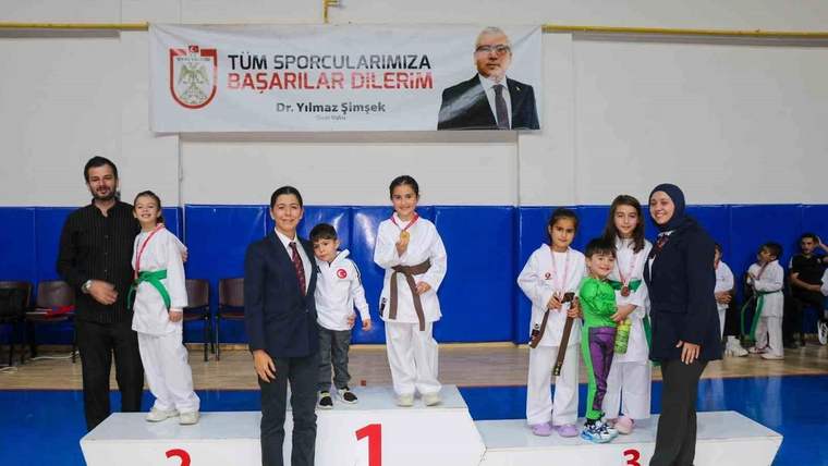 Sivaslı karateciler, yeni lig etaplarında yarışmayı sürdürecek