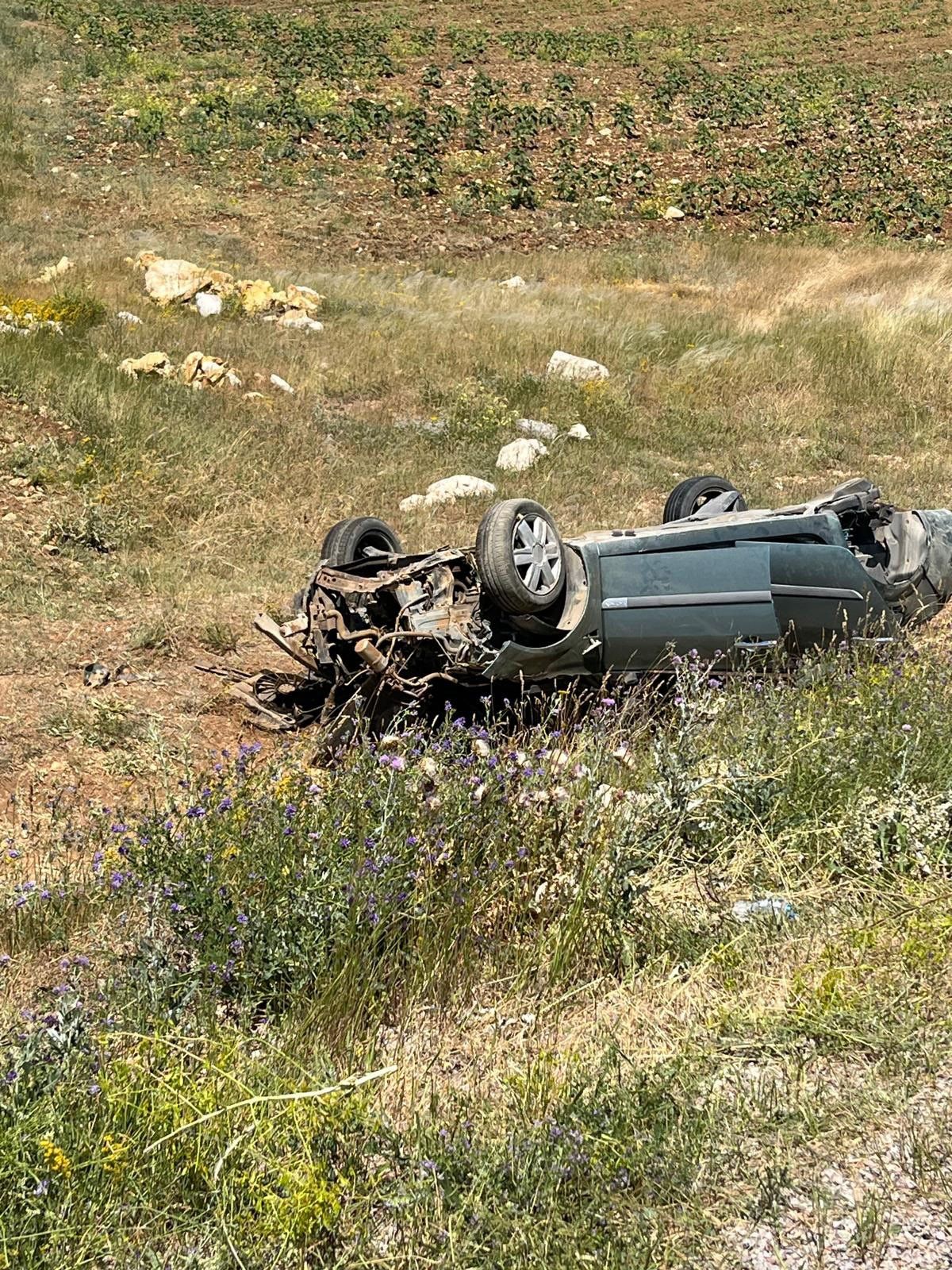 Şarampole Uçan Araçta İki Yaralı: Sürücü Direksiyon Hakimiyetini Kaybetti